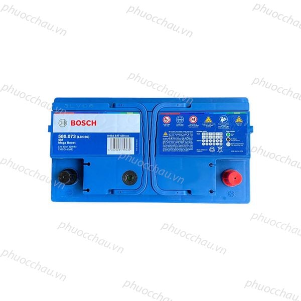 Bình ắc quy Bosch DIN 580.073 12V-80Ah nhìn từ trên xuống, cận cảnh 2 cọc bình và tem thông số
