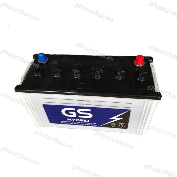 Bình ắc quy GS HYBRID N100 12V-100AH nhìn từ trên xuống, nắp đen 6 nút, cọc đỏ xanh, vạch UPPER/LOWER LEVEL