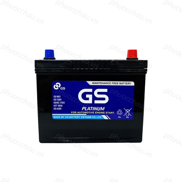 Ắc quy GS MF 80D26L 12V-70Ah cận cảnh 2 cọc bình nắp xanh đỏ, tem GS PLATINUM màu xanh dương