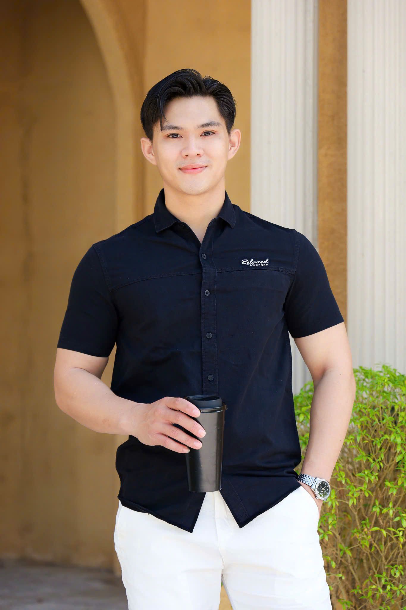 ÁO SƠ MI NAM TAY NGẮN ĐEN T003713