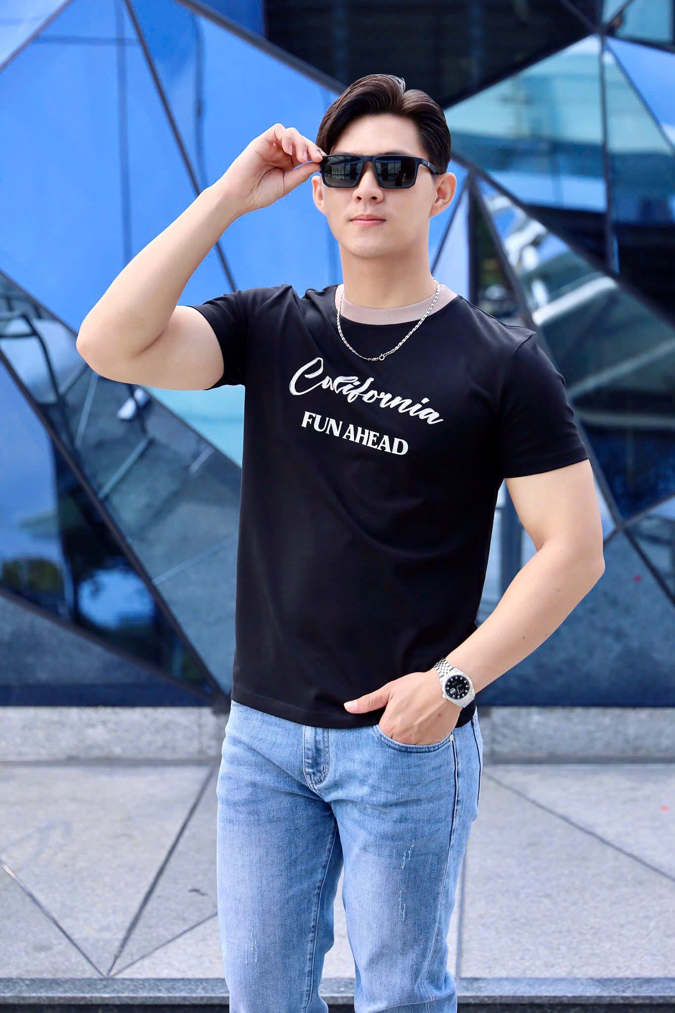 ÁO THUN CỔ TRÒN ĐEN FUN AHEAD VH003859