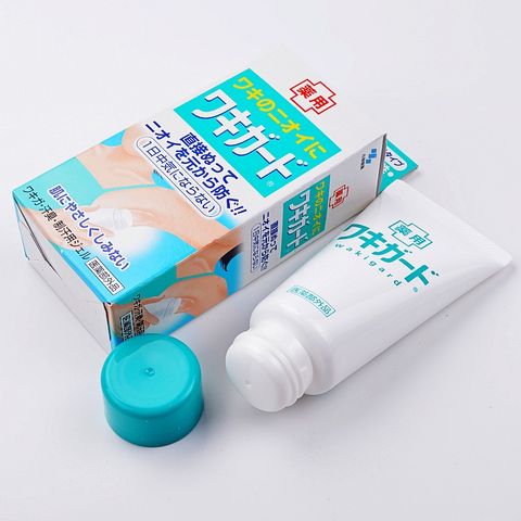 Lăn Khử Mùi Gel Kobayashi 50g Trong Suốt