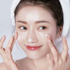 Kem Dưỡng Trắng Sáng Và Giảm Thâm Nám Ban Ngày Senka White Beauty UV Cream SPF 25 PA ++ - 50g