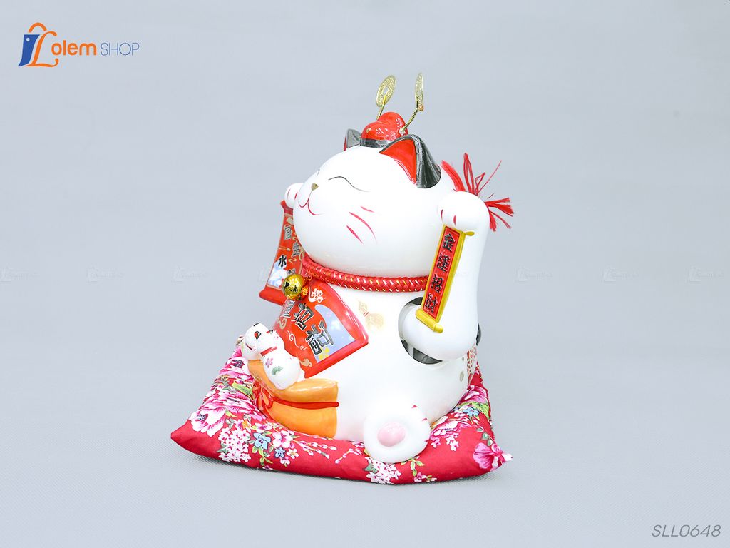 Tượng Mèo thần tài Maneki Neko mang tiền tài, may mắn