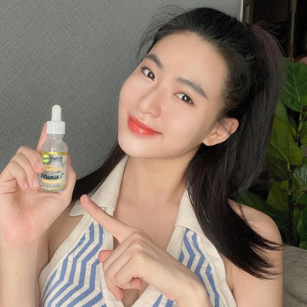 Tinh Chất Garnier 30ml Booster Serum Dưỡng Sáng Da Mờ Thâm