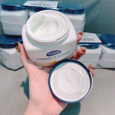 Kem Dưỡng Da Mềm Mịn Redwin Vitamin E Cream 300g Úc, Giúp da vừa mướt mịn, sáng khỏe vừa tươi trẻ