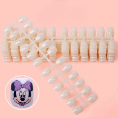 Vỉ móng mẫu phom vuông tập sơn (1 bịch 10 vỉ 240 móng)