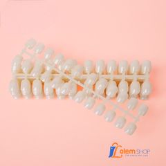Vỉ móng mẫu phom vuông tập sơn (1 bịch 10 vỉ 240 móng)