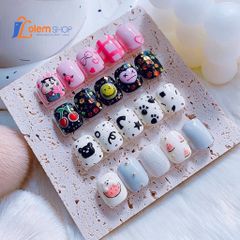 Vỉ móng mẫu phom vuông tập sơn (1 bịch 10 vỉ 240 móng)