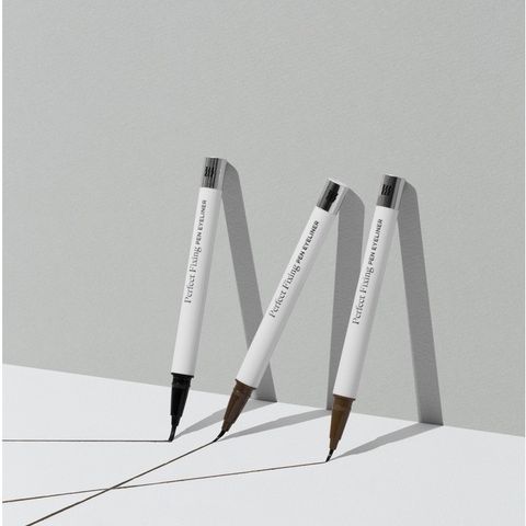 Kẻ Mắt Nước Merzy Perfect Fixing Pen Eyeliner #FP1 Màu Đen