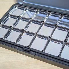 Hộp Đựng Màu Vẽ Gel 18 Ô