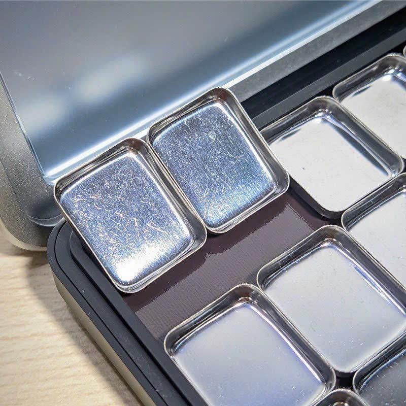 Hộp Đựng Màu Vẽ Gel 18 Ô