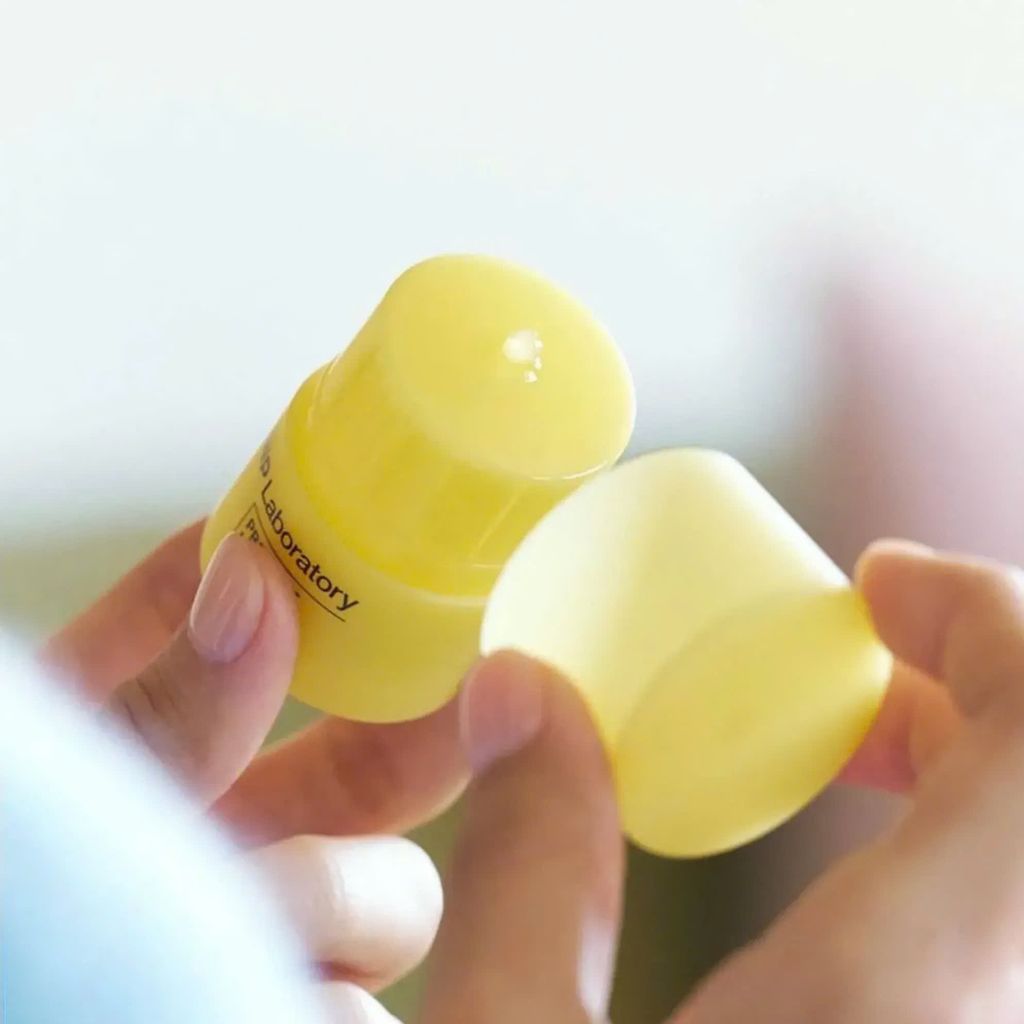 Dưỡng Môi Cnp Keo Ong 15ml