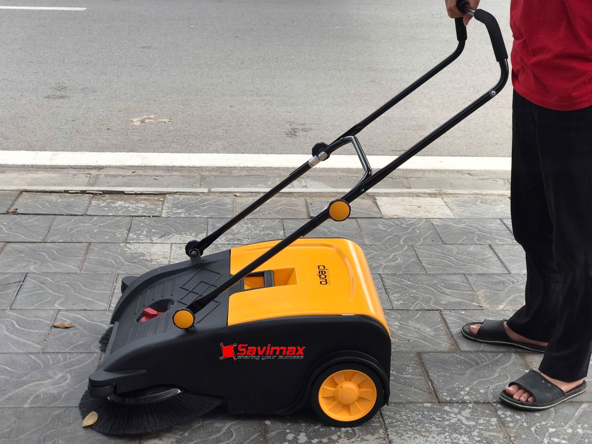 Máy quét rác đẩy tay Clepro CW-800/02 – Savimax.vn