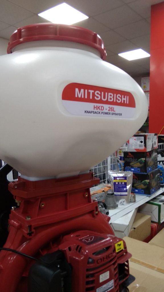 Bình xịt xạ phân MITSUBISHI HKD-26L động cơ 4 thì Honda GX35