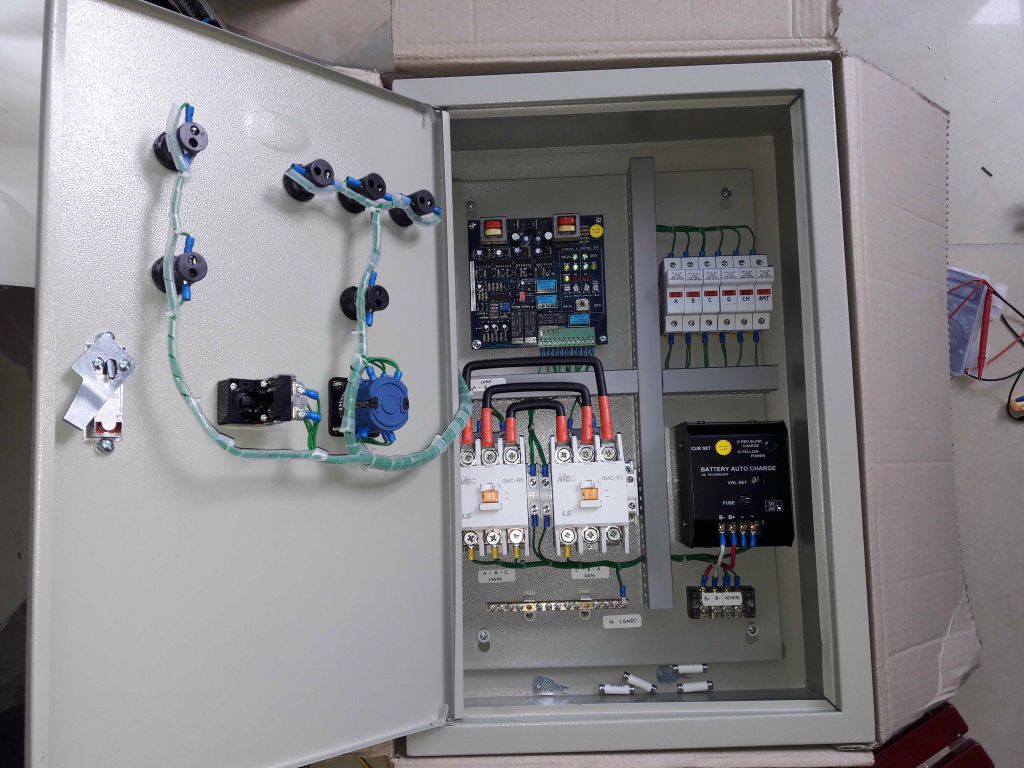 Tủ điện ATS 50A chuyển nguồn tự động Hàn Quốc