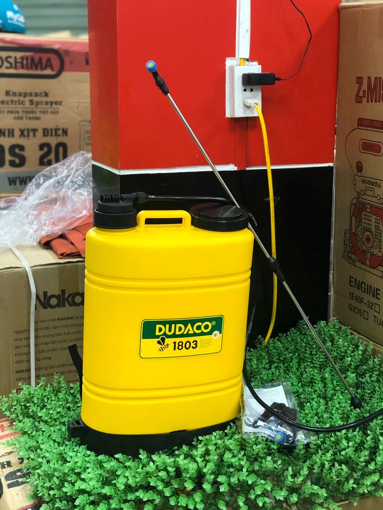 Bình phun xịt 18 l Dudaco cần Ron Viton bơm 1 trục