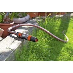 VÒI PHUN CỔ ĐIỂN GARDENA ĐIỀU CHỈNH – 18300-50