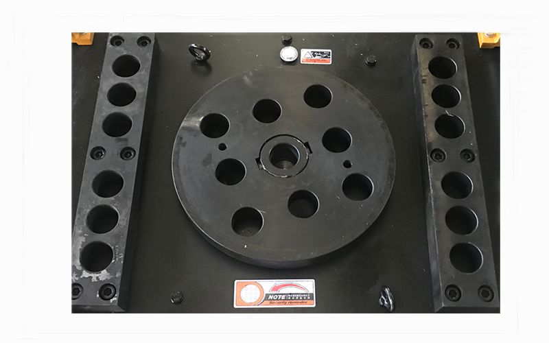 Máy uốn sắt GW40 (có bánh răng phụ)