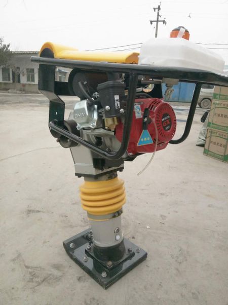 Đầm cóc chạy xăng HCR110 động cơ Honda GX160 5.5HP