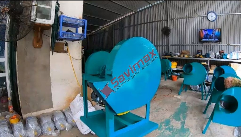 Máy thái chuối băm cỏ làm thức ăn thô xanh cho gia súc  động cơ xăng 4 thì tiện dụng