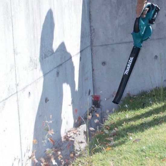 Máy thổi bụi, thổi lá dùng pin Makita UB360DZ