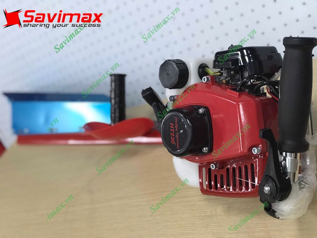 Máy cắt tỉa hàng rào tầm thấp HT230 động cơ 2 thì lam 70cm