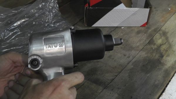 Súng Bắn Bu-Lông 2 Búa 550Nm Yato Yt-09511