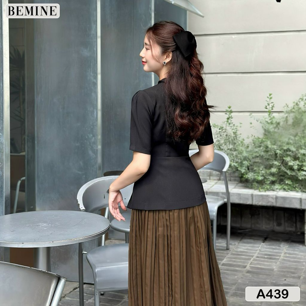 Áo kiểu peplum cổ vuông đính cúc A439