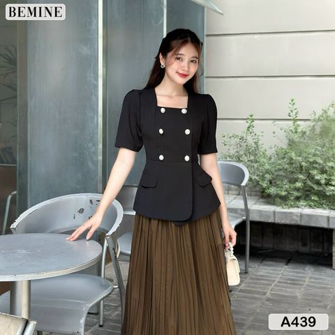 Áo kiểu peplum cổ vuông đính cúc A439