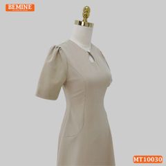 Đầm thiết kế BEMINE cổ tròn xẻ giọt nước đính cúc dáng chữ A phù hợp đi làm, đi dạo phố-MT10030