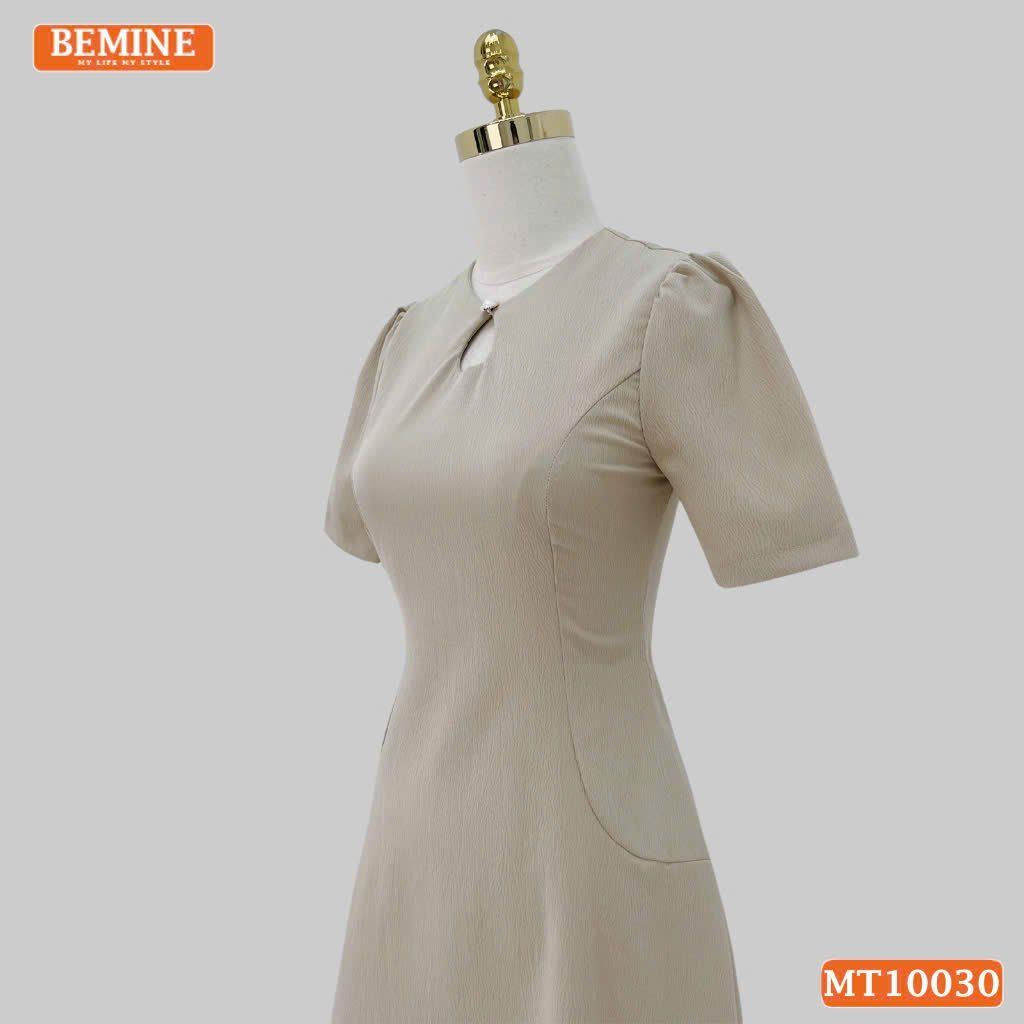 Đầm thiết kế BEMINE cổ tròn xẻ giọt nước đính cúc dáng chữ A phù hợp đi làm, đi dạo phố-MT10030