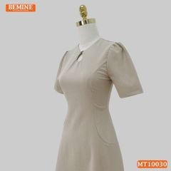 Đầm thiết kế BEMINE cổ tròn xẻ giọt nước đính cúc dáng chữ A phù hợp đi làm, đi dạo phố-MT10030