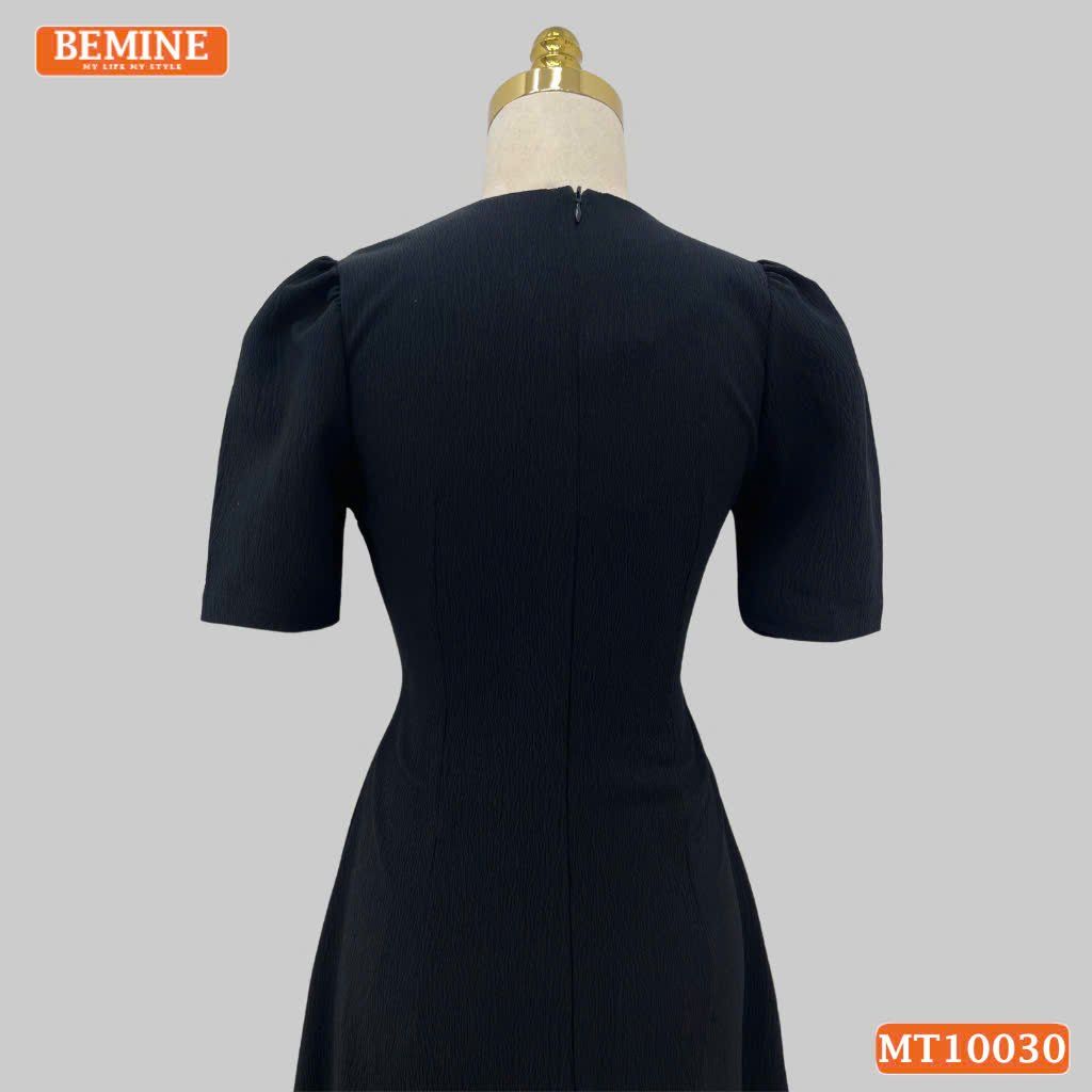 Đầm thiết kế BEMINE cổ tròn xẻ giọt nước đính cúc dáng chữ A phù hợp đi làm, đi dạo phố-MT10030