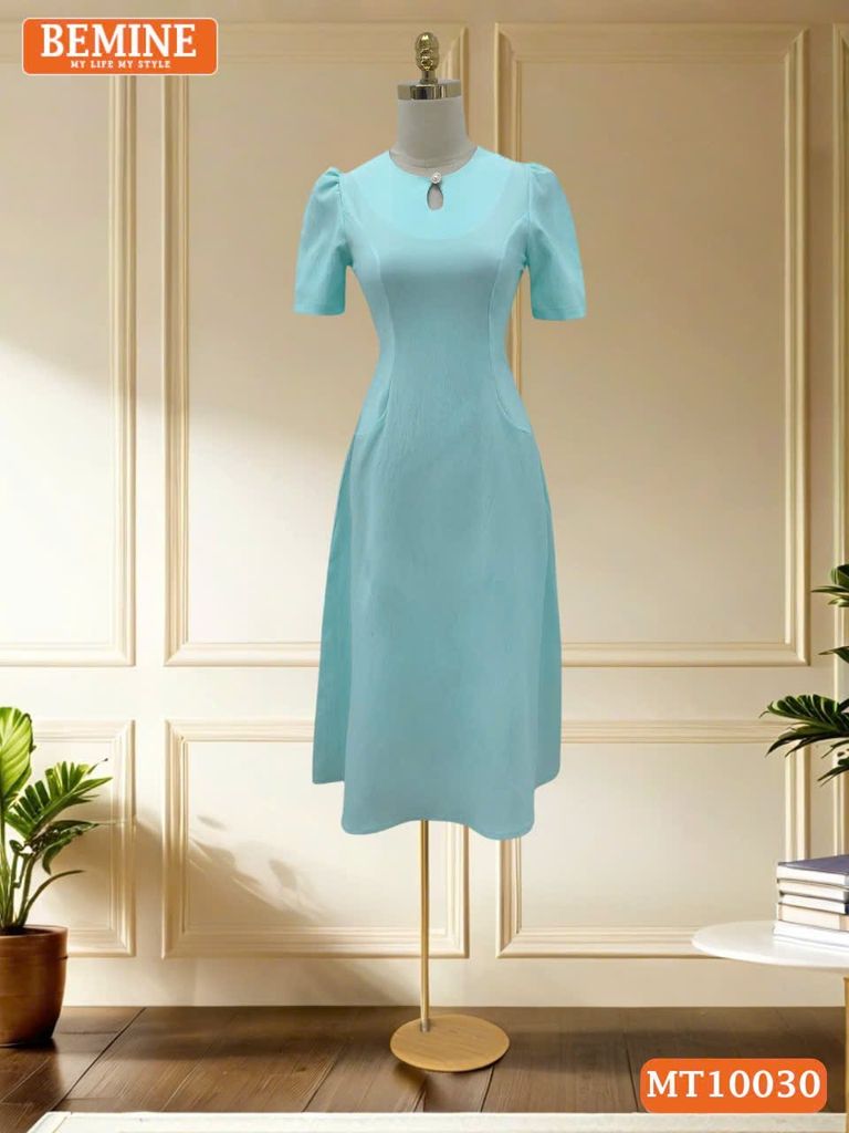 Đầm thiết kế BEMINE cổ tròn xẻ giọt nước đính cúc dáng chữ A phù hợp đi làm, đi dạo phố-MT10030