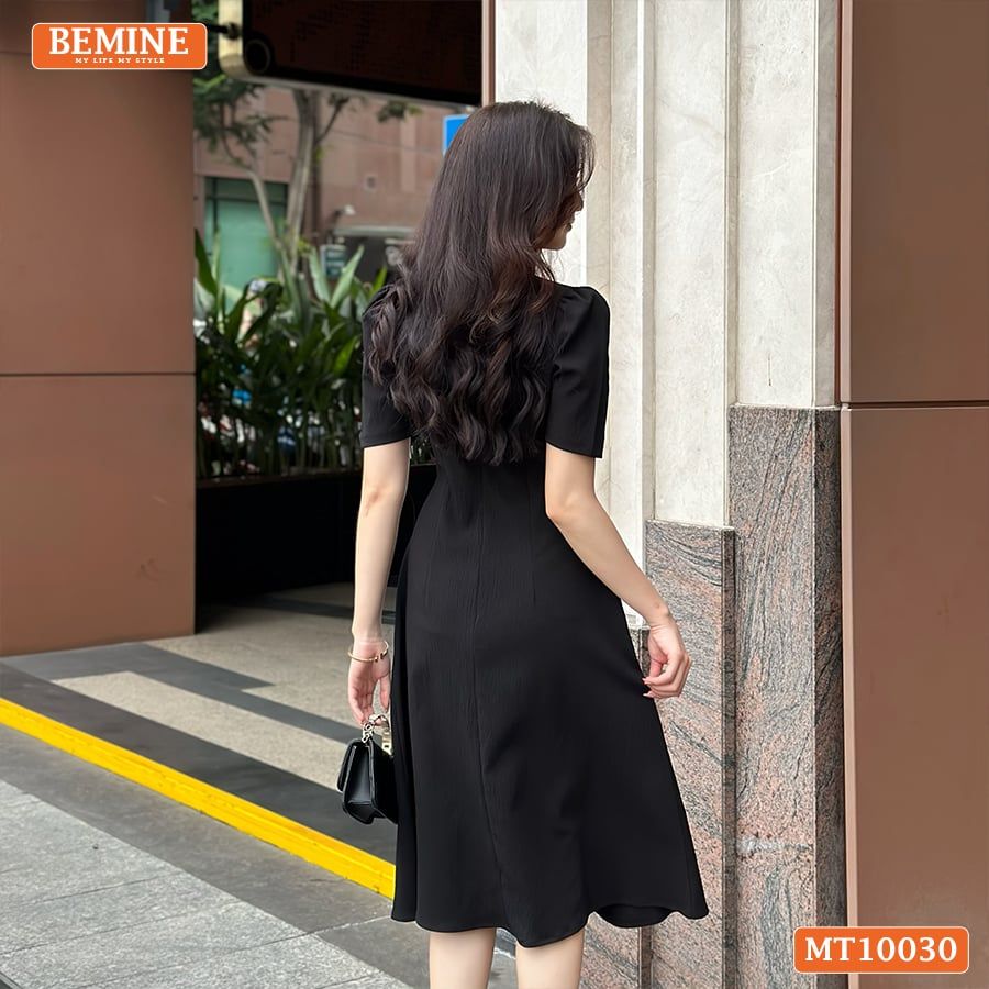 Đầm thiết kế BEMINE cổ tròn xẻ giọt nước đính cúc dáng chữ A phù hợp đi làm, đi dạo phố-MT10030