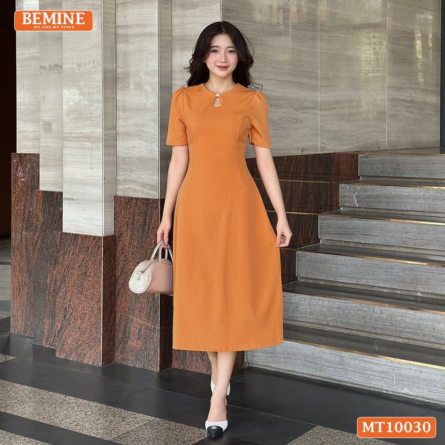 Đầm thiết kế BEMINE cổ tròn xẻ giọt nước đính cúc dáng chữ A phù hợp đi làm, đi dạo phố-MT10030