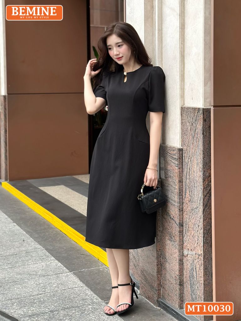 Đầm thiết kế BEMINE cổ tròn xẻ giọt nước đính cúc dáng chữ A phù hợp đi làm, đi dạo phố-MT10030