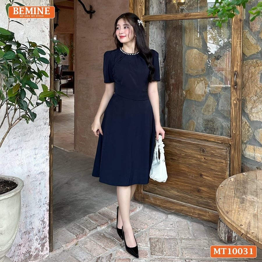 Đầm thiết kế BEMINE cổ tròn xếp ly dáng chữ A bảng eo đính ngọc phù hợp đi làm, đi dạo phố-MT10028