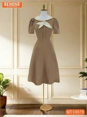 Đầm thiết kế BEMINE cổ trụ phối nơ lá dáng chữ A phù hợp đi làm-MT10079