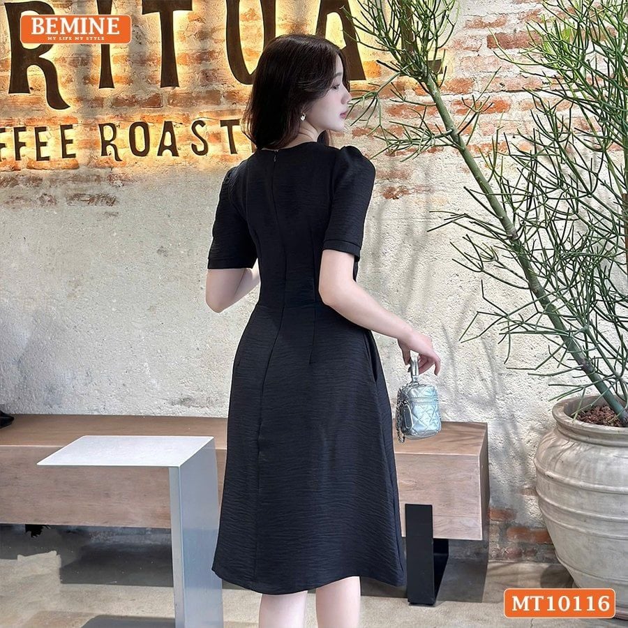 Đầm thiết kế BEMINE cổ tròn vạt giả đính cúc dáng chữ A phù hợp đi làm, đi chơi-MT10116
