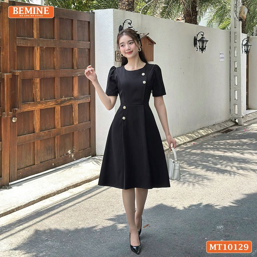 Đầm thiết kế BEMINE cổ tròn đính cúc dáng chữ A phù hợp đi làm-MT10129