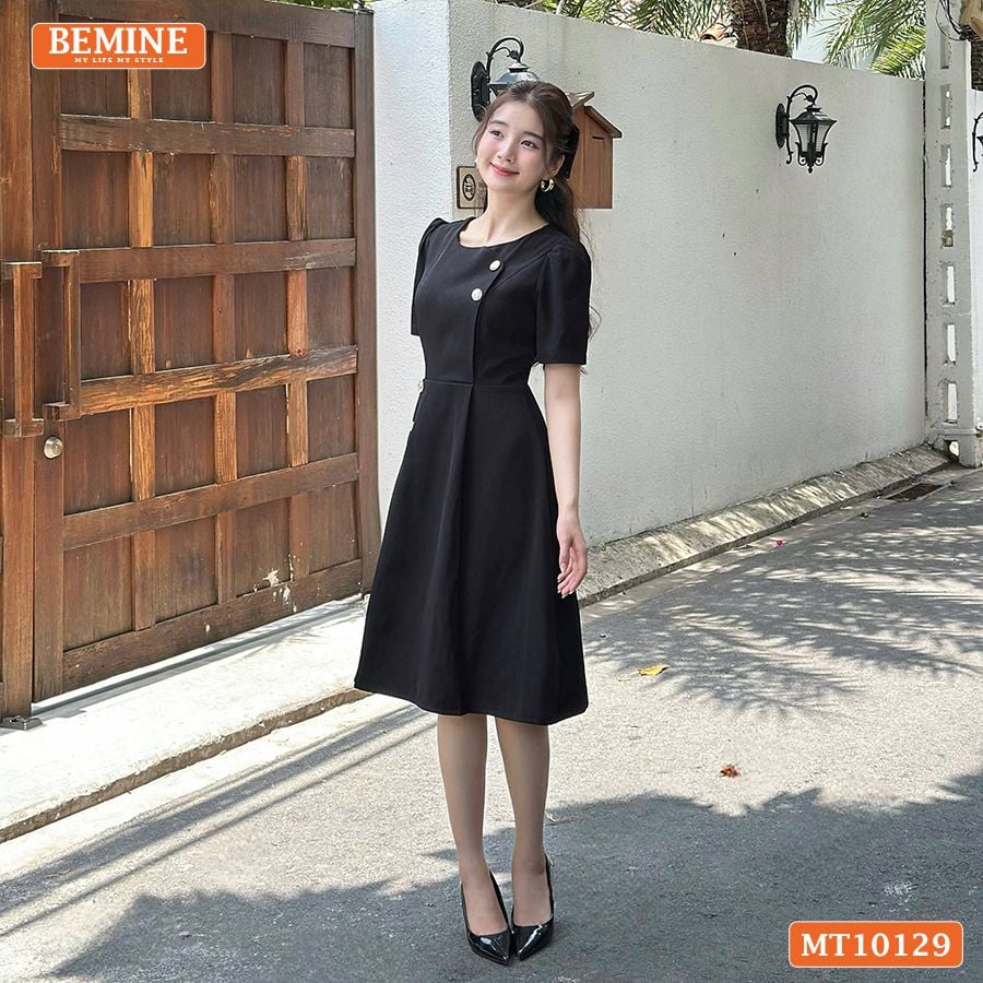 Đầm thiết kế BEMINE cổ tròn đính cúc dáng chữ A phù hợp đi làm-MT10129