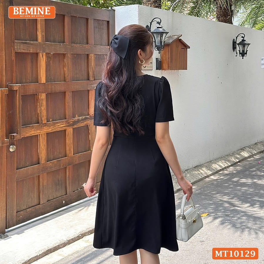 Đầm thiết kế BEMINE cổ tròn đính cúc dáng chữ A phù hợp đi làm-MT10129