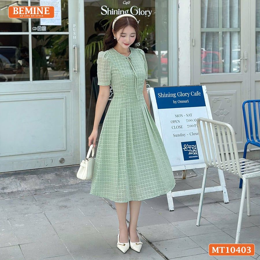 Đầm thiết kế BEMINE cổ tròn phối dây nơ tơ voan dáng chữ A MT10403