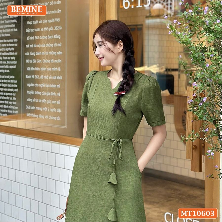 Đầm thiết kế BEMINE cổ tròn có xẻ V dáng chữ A MT10603