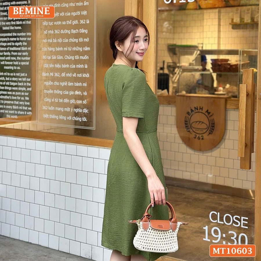 Đầm thiết kế BEMINE cổ tròn có xẻ V dáng chữ A MT10603