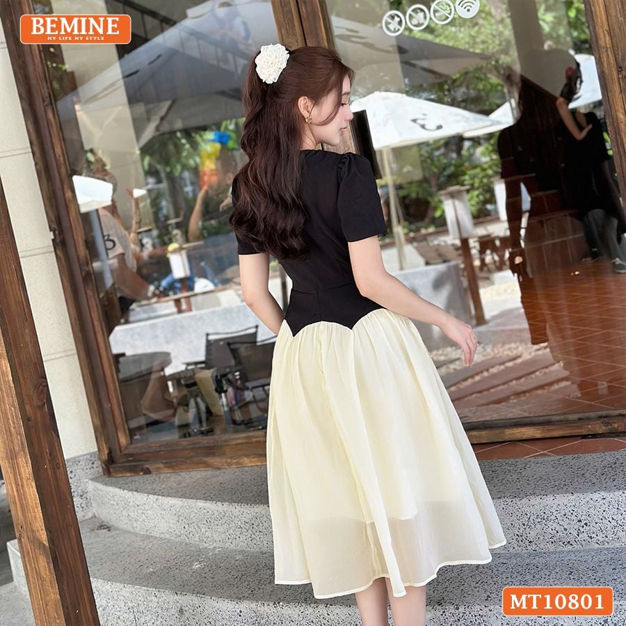 Đầm thiết kế BEMINE cổ tròn đính cúc dáng xòe MT10801