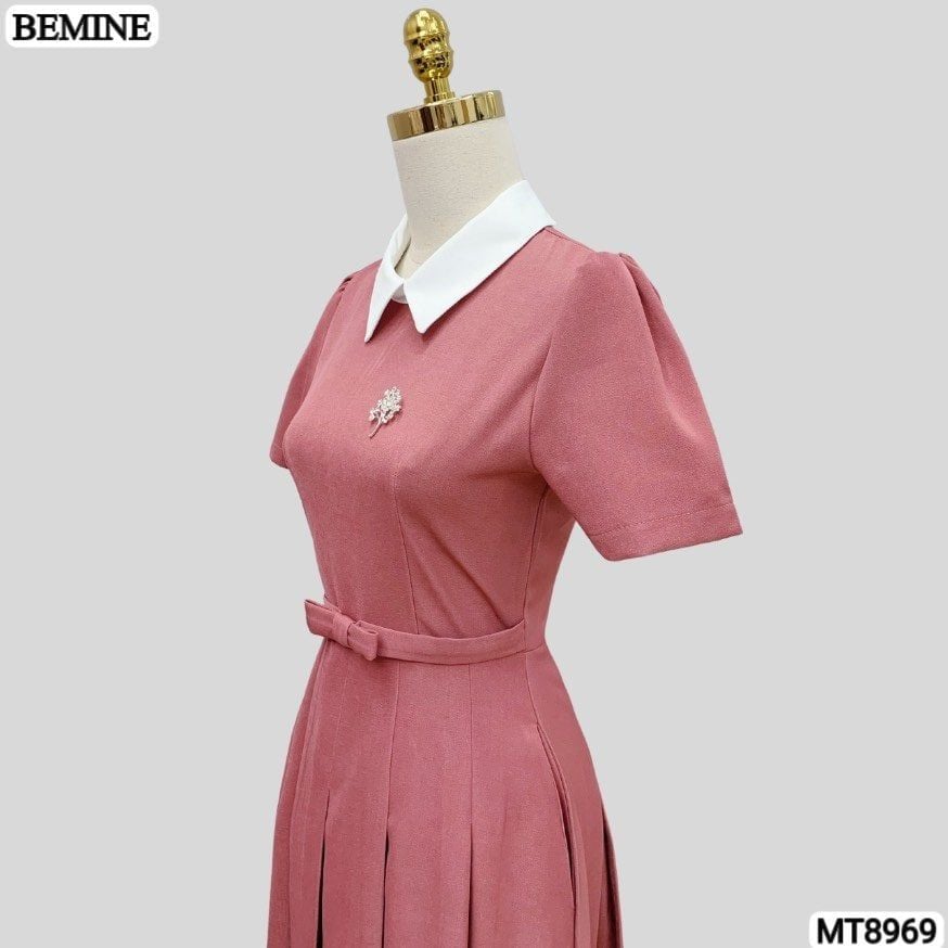 Đầm thiết kế cổ sen eo đính nơ tùng xếp ly MT8969