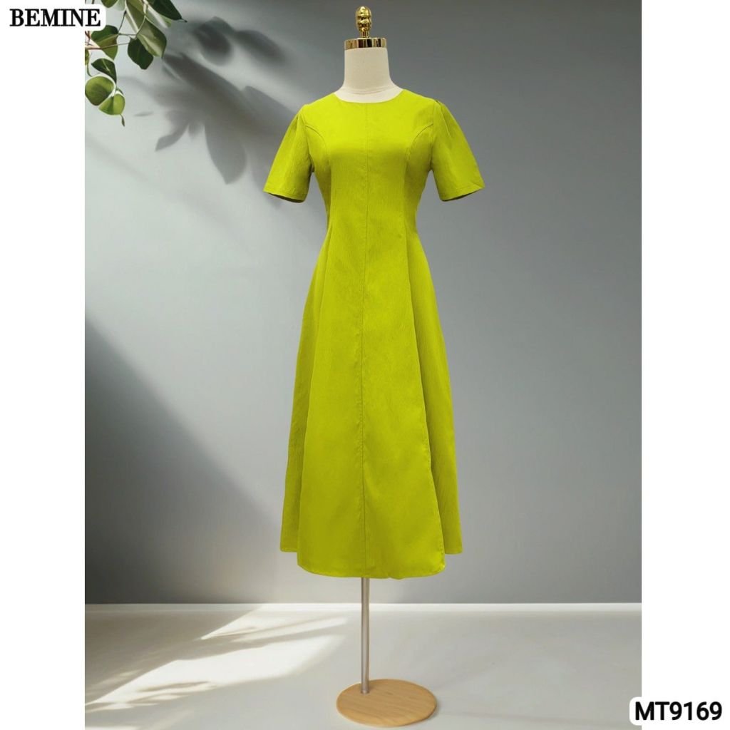 Đầm thiết kế cổ tròn dáng xòe dài MT9169